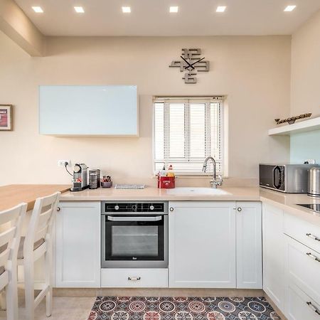 Ben-Gurion Blvd 2Bdr Close To The Beach 텔아비브 외부 사진