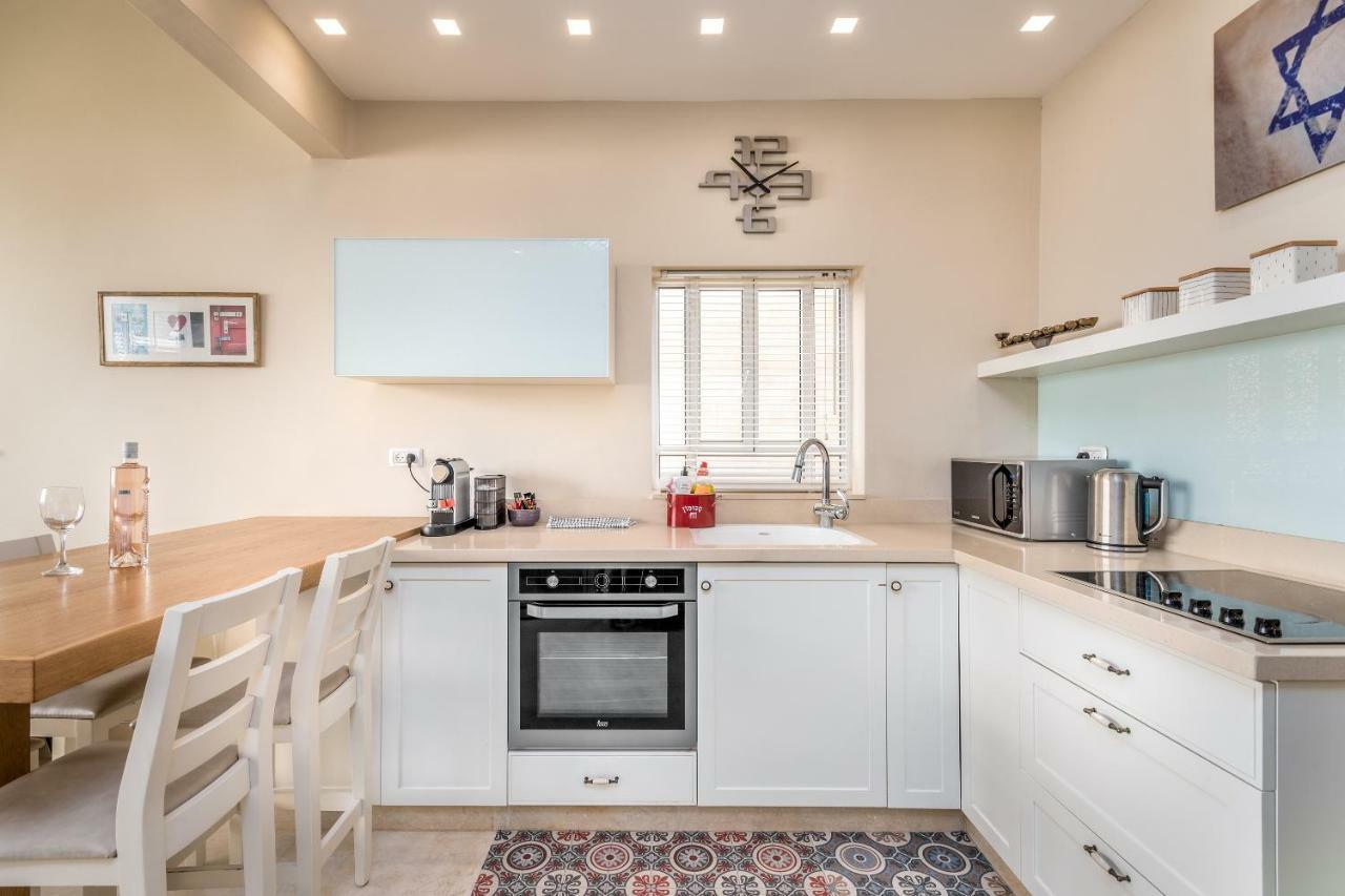 Ben-Gurion Blvd 2Bdr Close To The Beach 텔아비브 외부 사진